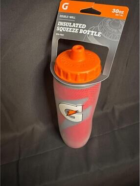 Gatorade 30 oz. Insulated Squeeze Bottle- Red